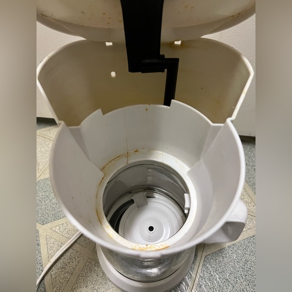 Coffee maker - Picture 2 of 3